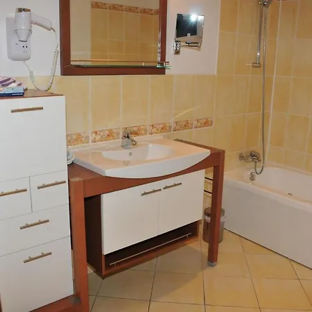 Hotellerie Nouvelle De Villemartin *