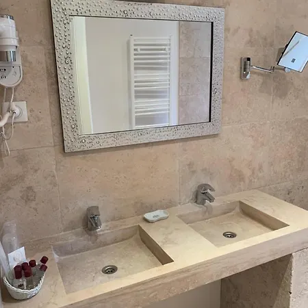 Hotellerie Nouvelle De Villemartin *