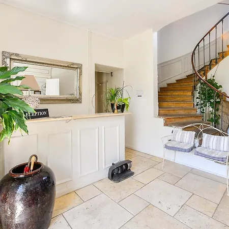 Hotellerie Nouvelle De Villemartin